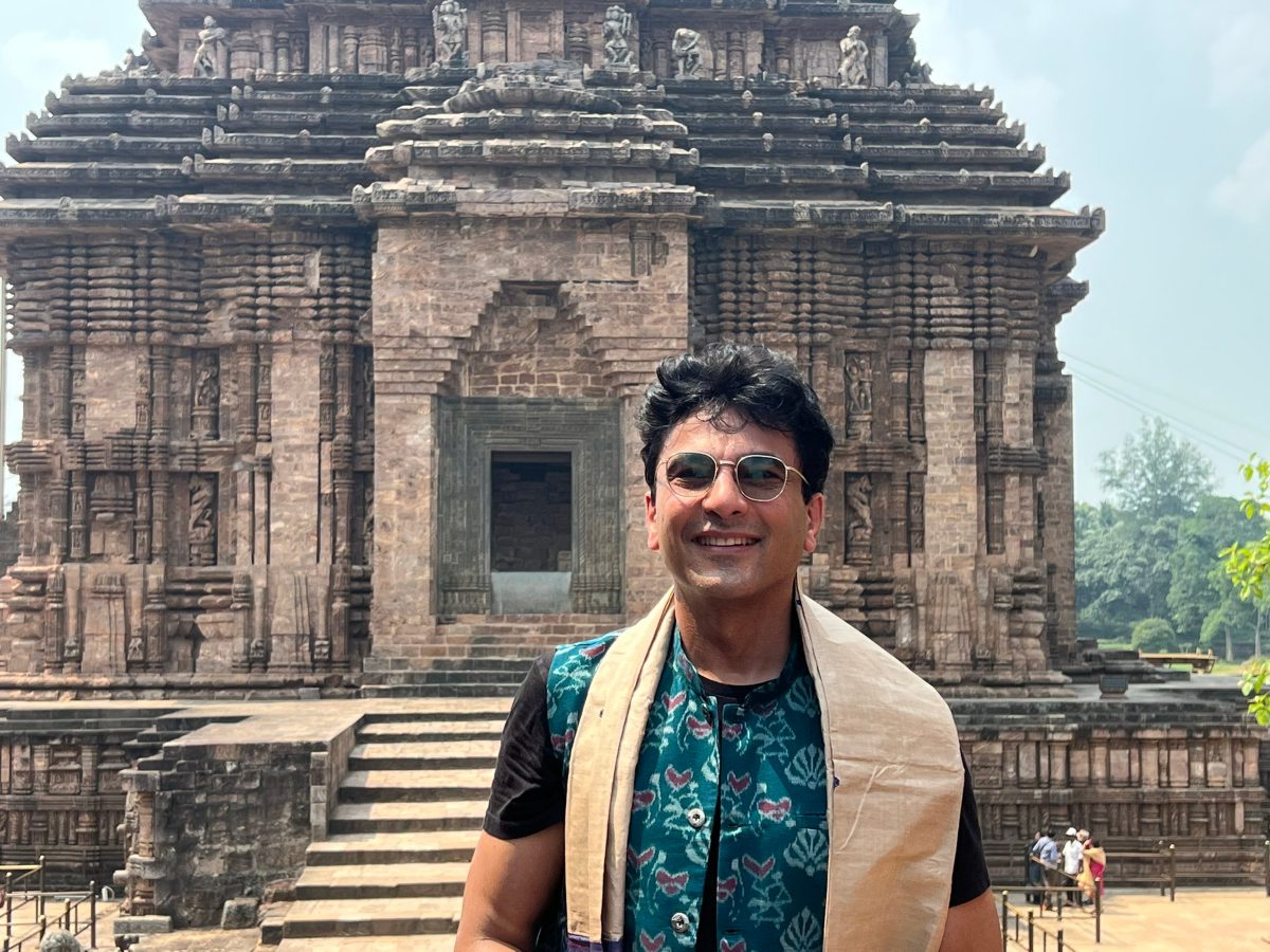 Odisha News: ‘जय हो ओडिशा’ सेलिब्रिटी शेफ विकास खन्ना ने कोणार्क सूर्य मंदिर का किया दौरा, शानदार शिल्प कौशल की सराहना