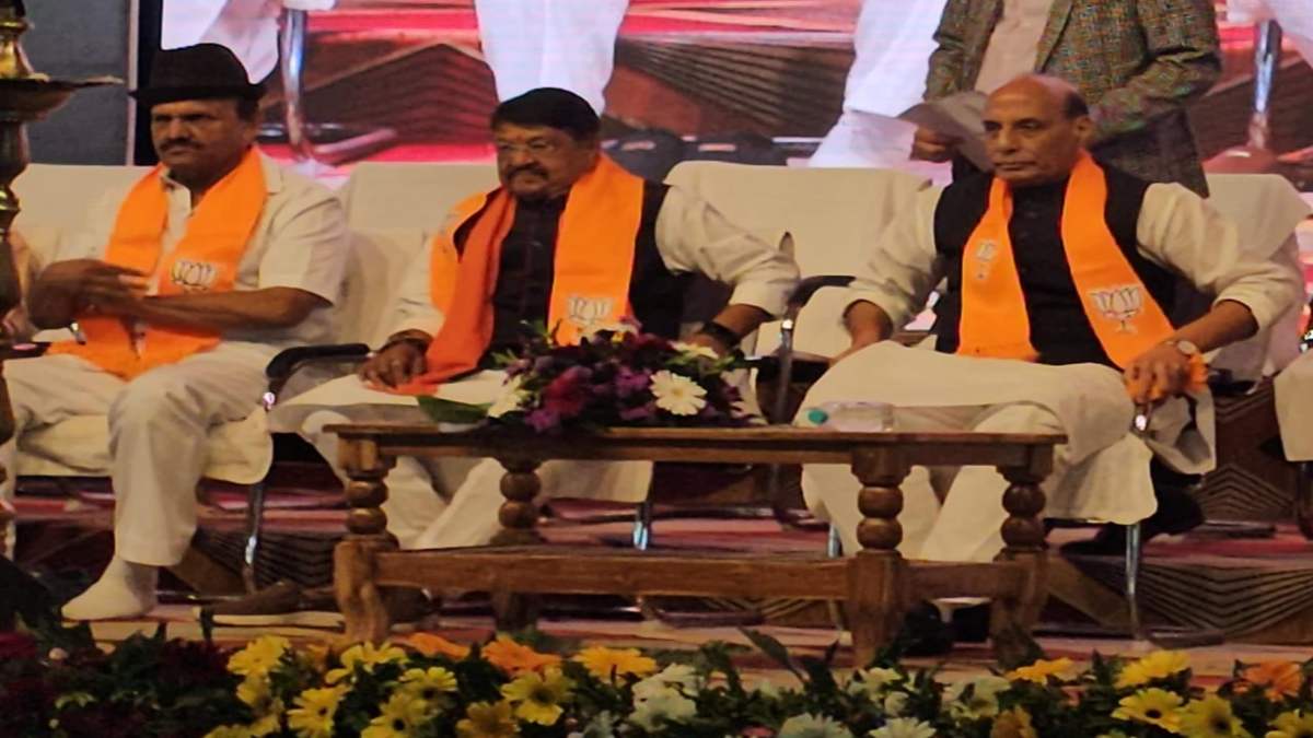 MP Election 2023: चुनाव कार्यालय उद्घाटन के दौरान BJP में दिखी गुटबाजी, ताई समर्थक ने अपने भाषण में एक बार भी नहीं लिया कैलाश विजयवर्गीय का नाम