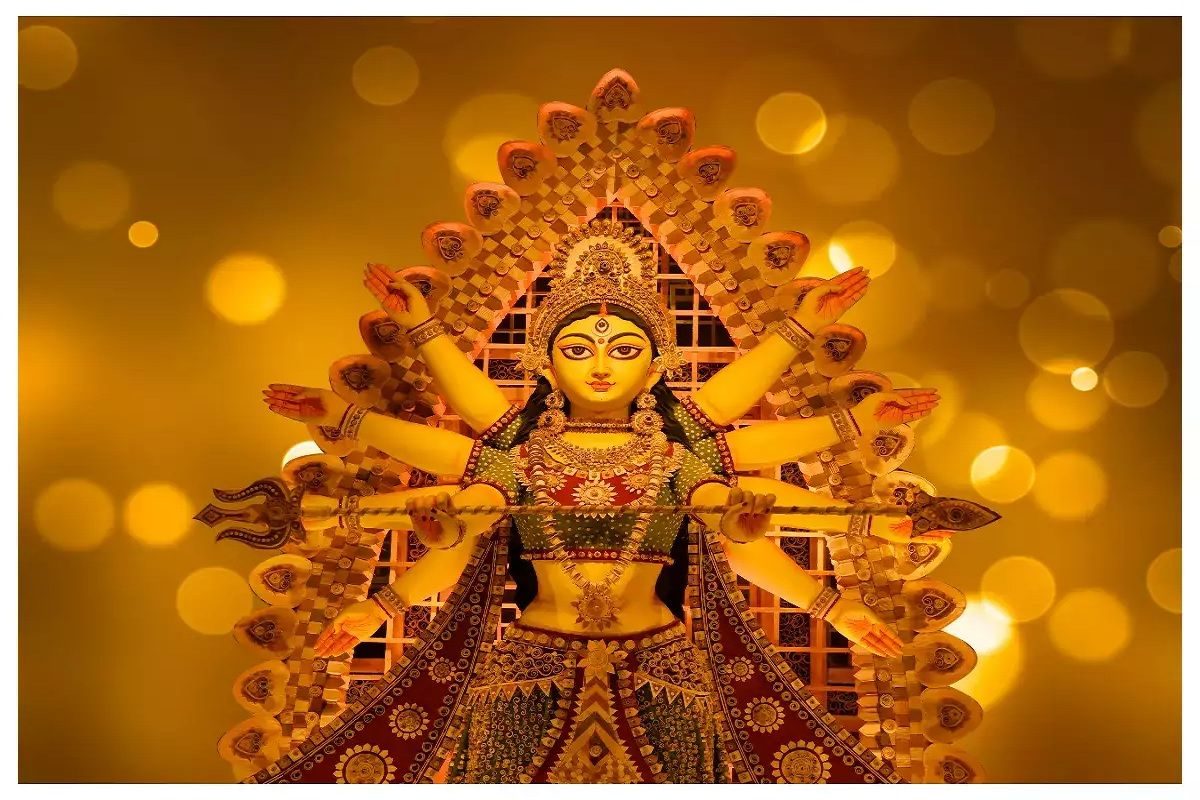 Navratri Me Pooja Ke Niyam: नवरात्रि पूजन से आएगी घर में सुख-समृद्धि, कुछ विशेष बातों का रखें ध्यान