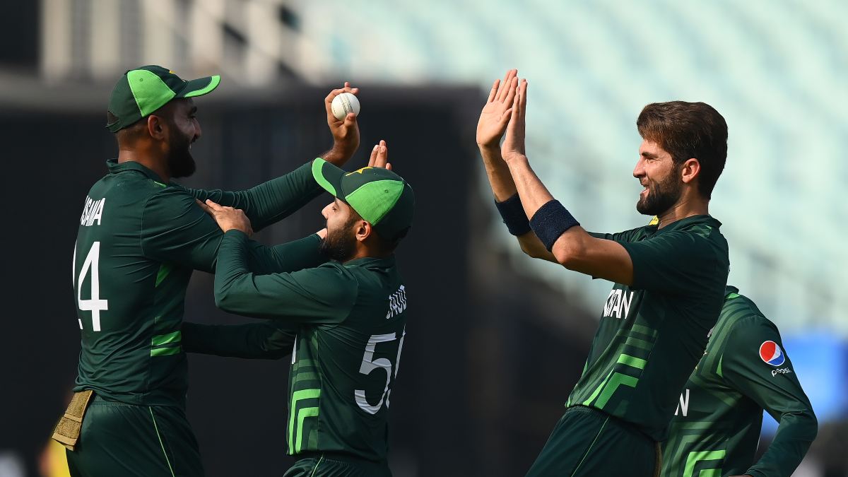 ICC CWC 2023 PAK vs BAN : बांग्लादेश ने पाकिस्तान के सामने रखा 205 का लक्ष्य, शाहीन अफरीदी और मोहम्मद वसीम ने झटके 3-3 विकेट