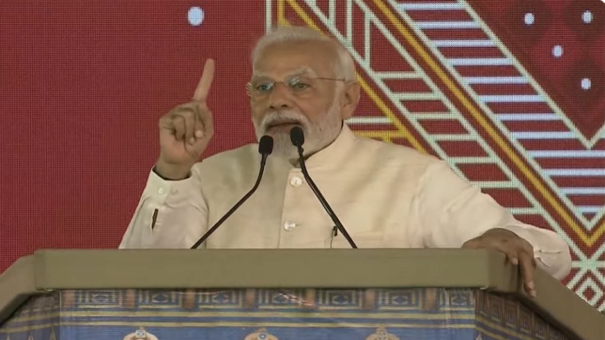 ग्वालियर में विपक्ष पर गरजे PM मोदी; कहा- वो तब भी जात-पात के नाम पर समाज को बांटते थे, आज भी वही कर रहे हैं
