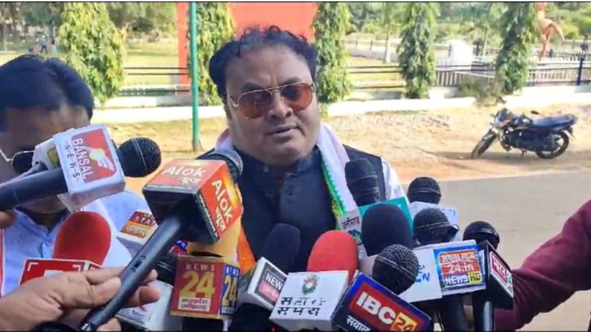CG BREAKING : विधायक प्रमोद शर्मा ने थामा कांग्रेस का दामन, CM भूपेश बघेल ने सैंकड़ों कार्यकर्ताओं के साथ कराया प्रवेश