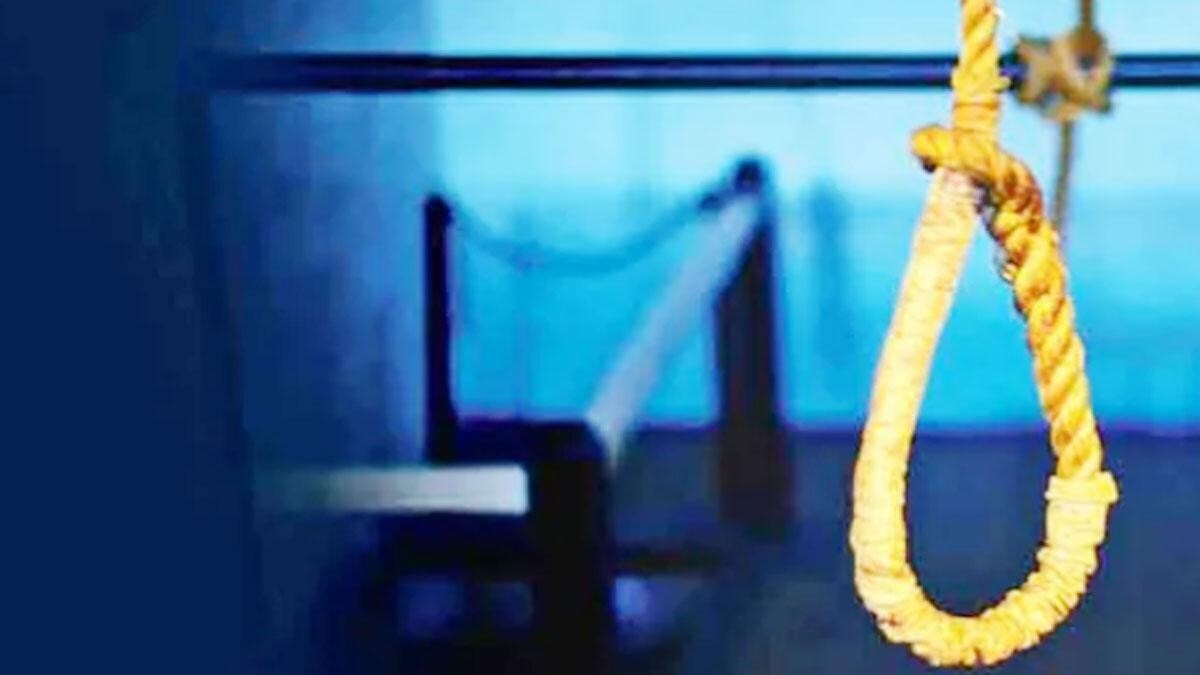 शासकीय टीचर ने की आत्महत्या, 3 दिन बाद परमानेंट होने वाली थी नौकरी, घर में आने वाला है नन्हा मेहमान