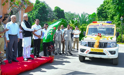 Rajasthan News: कानून व्यवस्था को दुरूस्त करेंगे फर्स्ट रिस्पॉन्स व्हीकल, मुख्यमंत्री ने दिखाई हरी झंडी
