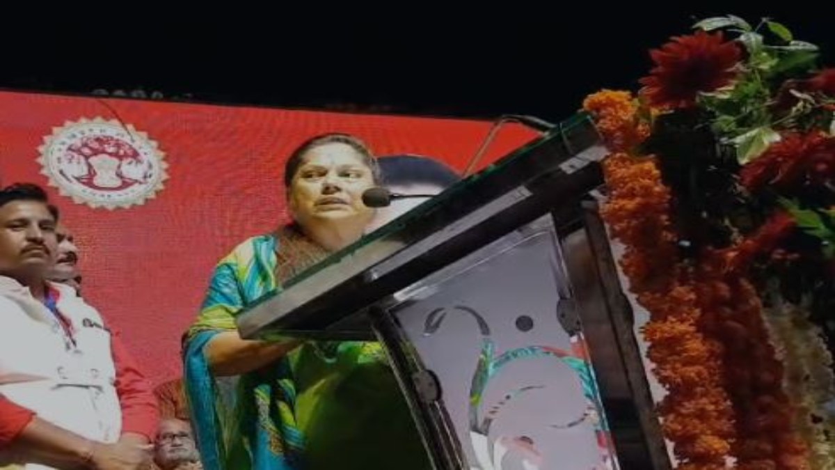 खेल मंत्री यशोधरा राजे सिंधिया ने शिवपुरी की जनता से कहा- गुडबाय, फिर कहा- अब मैं नहीं लड़ूंगी चुनाव, देखें VIDEO  