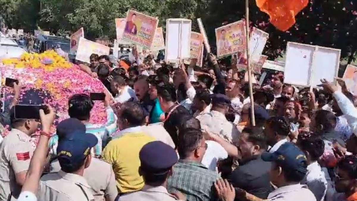 BJP कार्यकर्ताओं ने ही रोका मंत्री नरेंद्र सिंह तोमर का काफिला, पूर्व विधायक को टिकट दिए जाने पर जताया विरोध