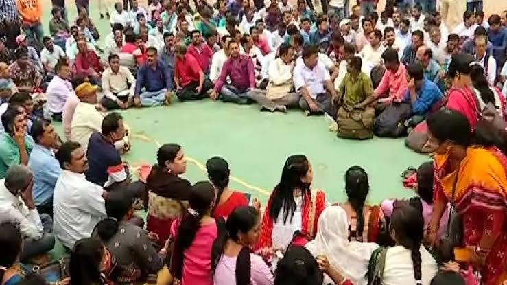 यूपी के अध्यापकों के लिए बड़ी खुशखबरी, मिलेगा खास सौगात!, जानिए नियम व शर्तें