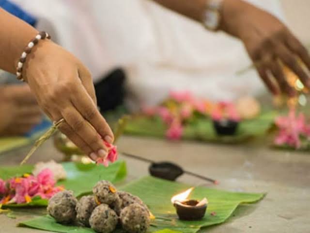 पितरों की नाराजगी के कारण इन कष्ट को पड़ सकता है झेलना, जाने पितृ नाराज होते हैं तो क्या होता है?