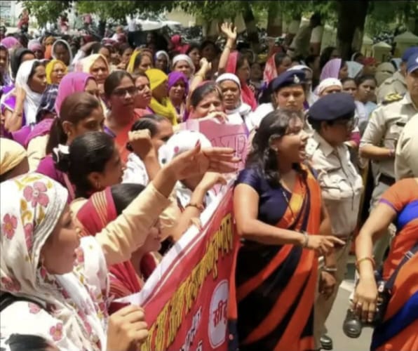 आशा-उषा कार्यकर्ताओं का हल्लाबोल : हजारों की तादात में NRHM के सामने कल होगा बड़ा प्रदर्शन, तीन महीने से नहीं मिला मानदेय