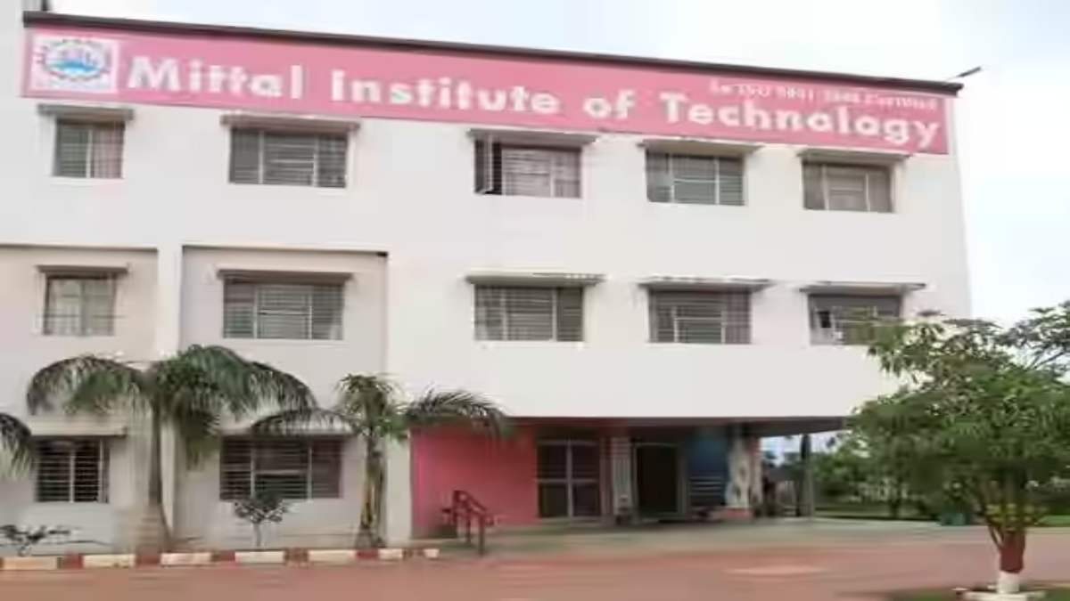 भोपाल के मित्तल इंस्टिट्यूट में ड्रेस कोड पर विवाद: कॉलेज में सिंदूर और तिलक लगाकर आने पर प्रतिबंध, हिन्दू संगठनों ने बताया तालिबानी सोच