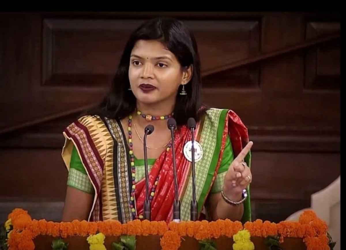 Parliament House: संसद में ओडिशा की लड़की अनमोल अंकिता ने दिया जोरदार भाषण, सभी हुए मंत्रमुग्ध