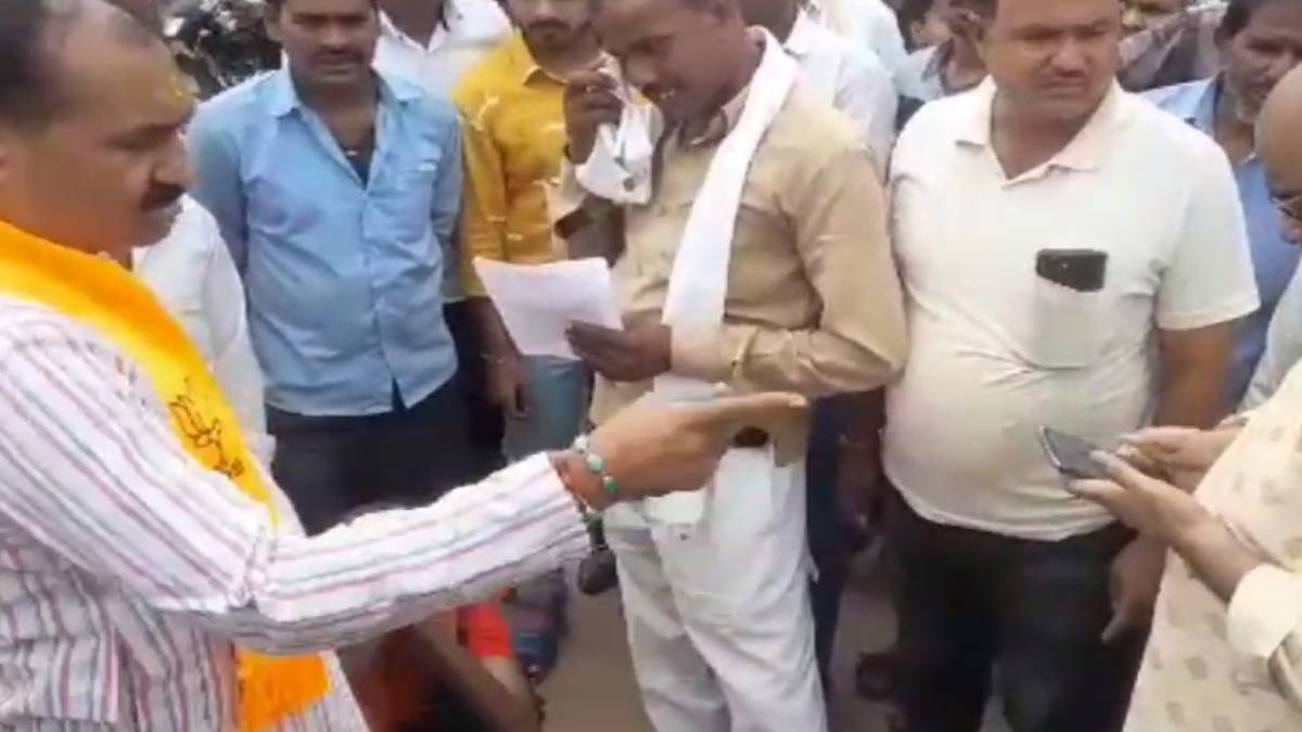 BJP विधायक ने खुलेआम दी मेडिकल ऑफिसर को धमकी, Video हुआ वायरल