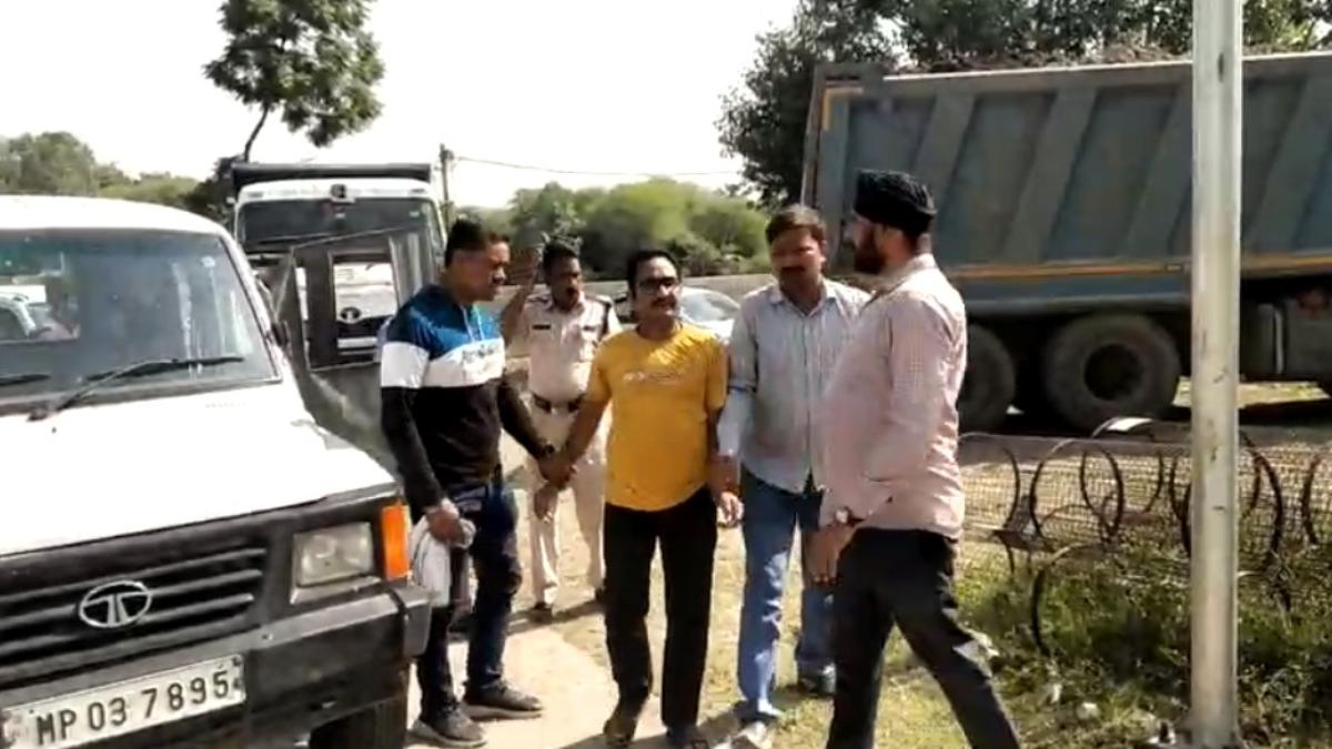 Breaking: लोकायुक्त ने पटवारी को 20 हजार रिश्वत लेते रंगे हाथों किया गिरफ्तार, इस काम के लिए मांगी थी घूस