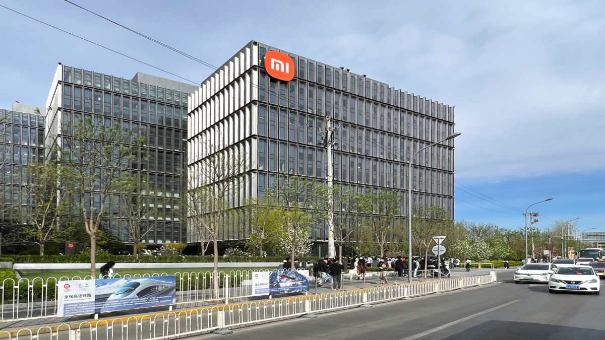 Xiaomi Electric Car: ऑटो सेक्टर में कदम रखने को बेताब Xiaomi, इस बड़े कार निर्माता से कर रही बात
