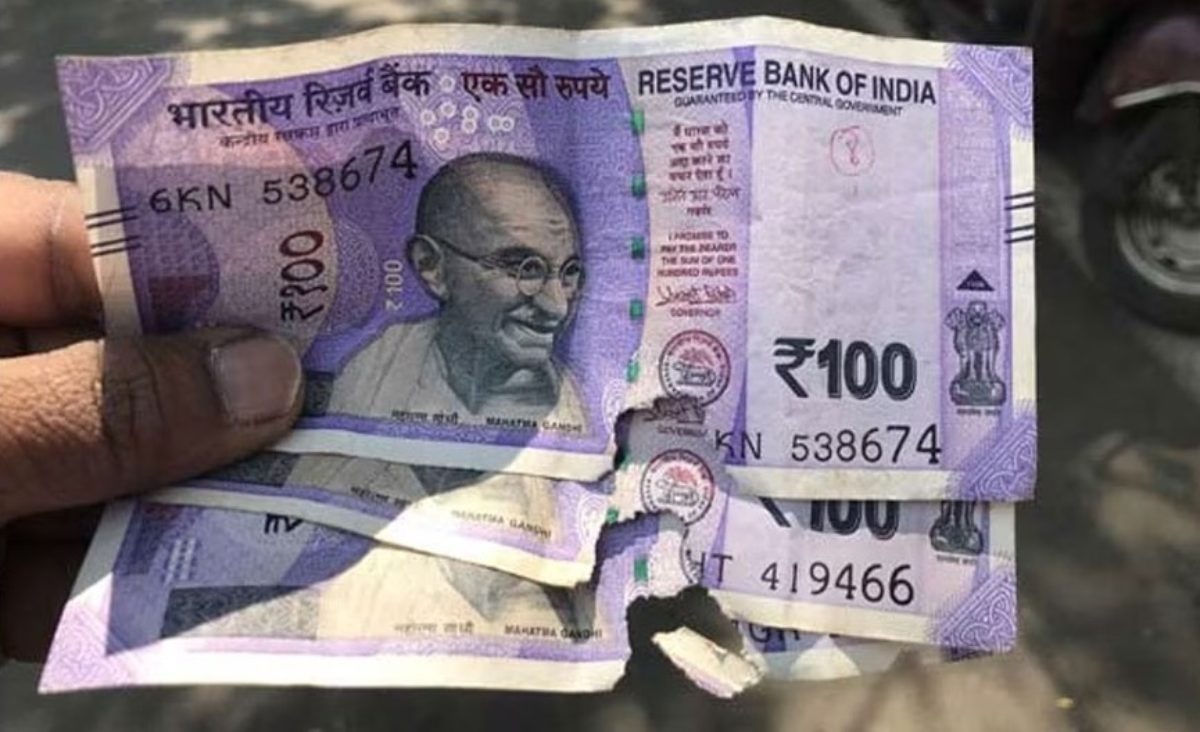 ATM Damaged Notes Change Process: क्या एटीएम से आपको भी मिलते हैं कटे फटे नोट, जानिए फिर कैसे बदलें और क्या करें ?