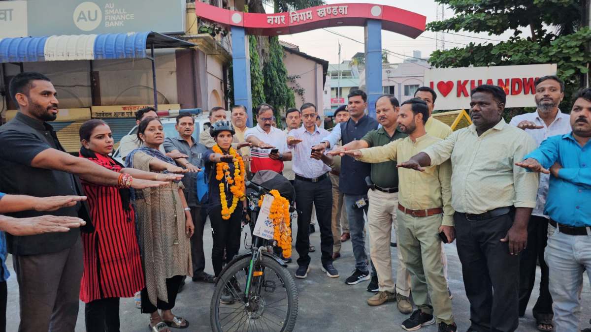 खंडवा पहुंची न्यूज 24 और लल्लूराम डॉट कॉम की “वोट यात्रा”…”बनाओ कीर्तिमान, सबसे अधिक मतदान का हुआ आयोजन”…जिला प्रशासन के अधिकारियों सहित शामिल हुए बुद्धिजीवी