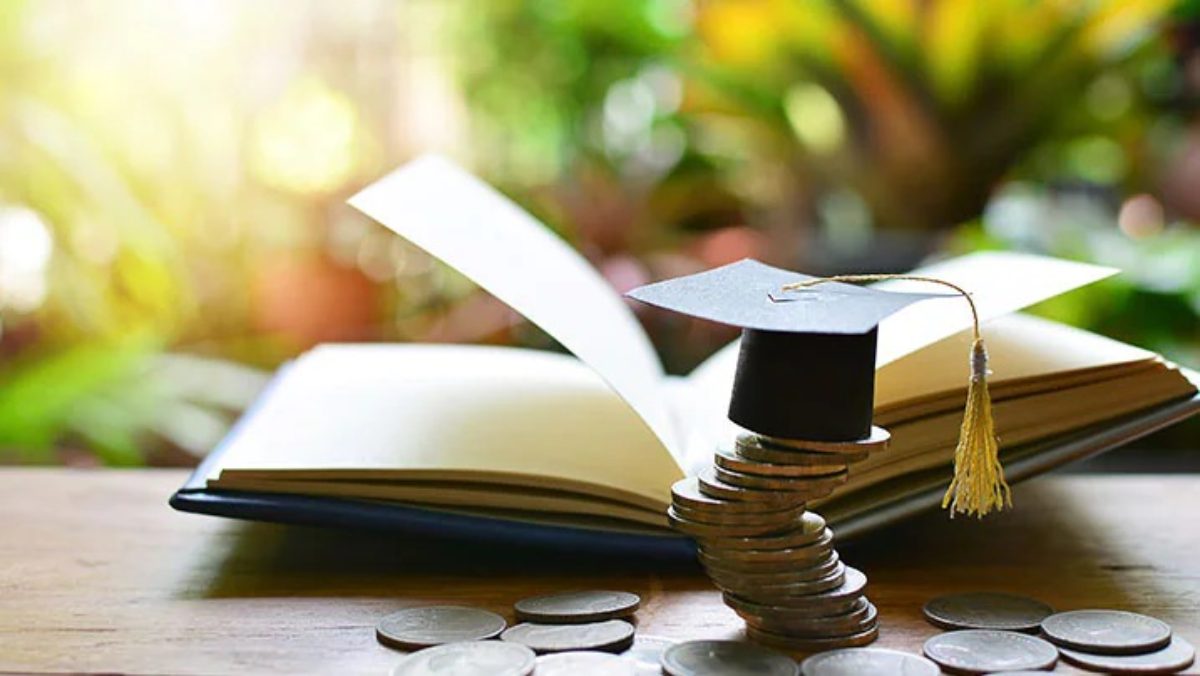 Education Loan Important Points: क्या आपको भी लेना है एजुकेशन लोन, लेने से पहले जान लीजिए ये जरूरी बातें?