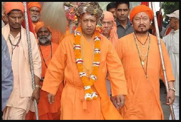 मुख्यमंत्री योगी आदित्यनाथ ने किया गुरु गोरखनाथ का विशिष्ट पूजन, विजयादशमी की दीं शुभकामनाएं