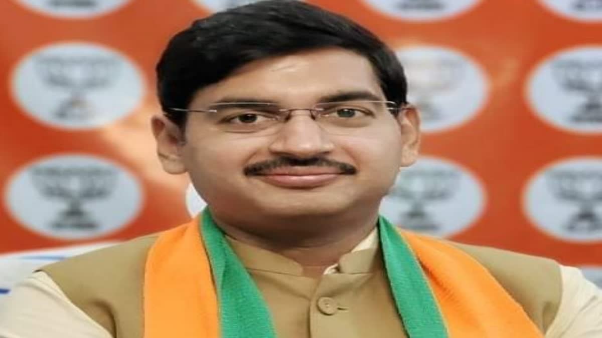 कमलनाथ के हिस्से की कालिख अपने मुंह पर पोत रहे बरैया: पूर्व सीएम और दिग्विजय सिंह के बयान पर BJP का तंज, कहा- खुद को बचाना है इसलिए EVM बहाना है