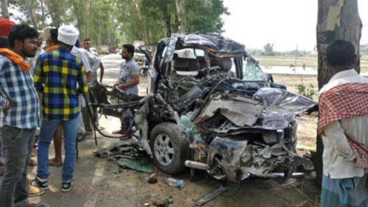 Punjab News : पेड़ से टकराई बेकाबू कार, 70 वर्षीय महिला सवार की मौत, पति हुआ घायल…