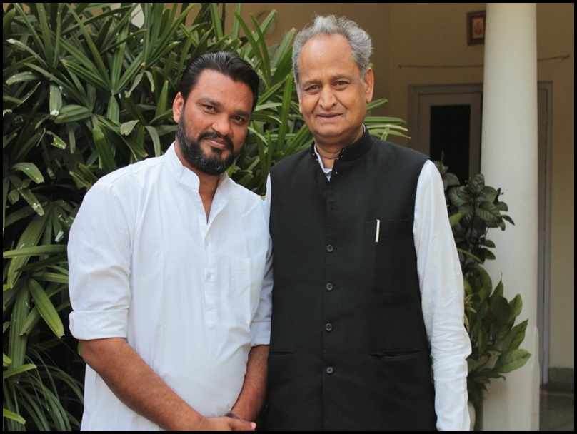 Rajasthan Election 2023: बीकानेर से नहीं बनी बात तो भीलवाड़ा से मांग रहे टिकट, सीएम गहलोत के OSD लोकेश शर्मा ने किया शक्ति प्रदर्शन