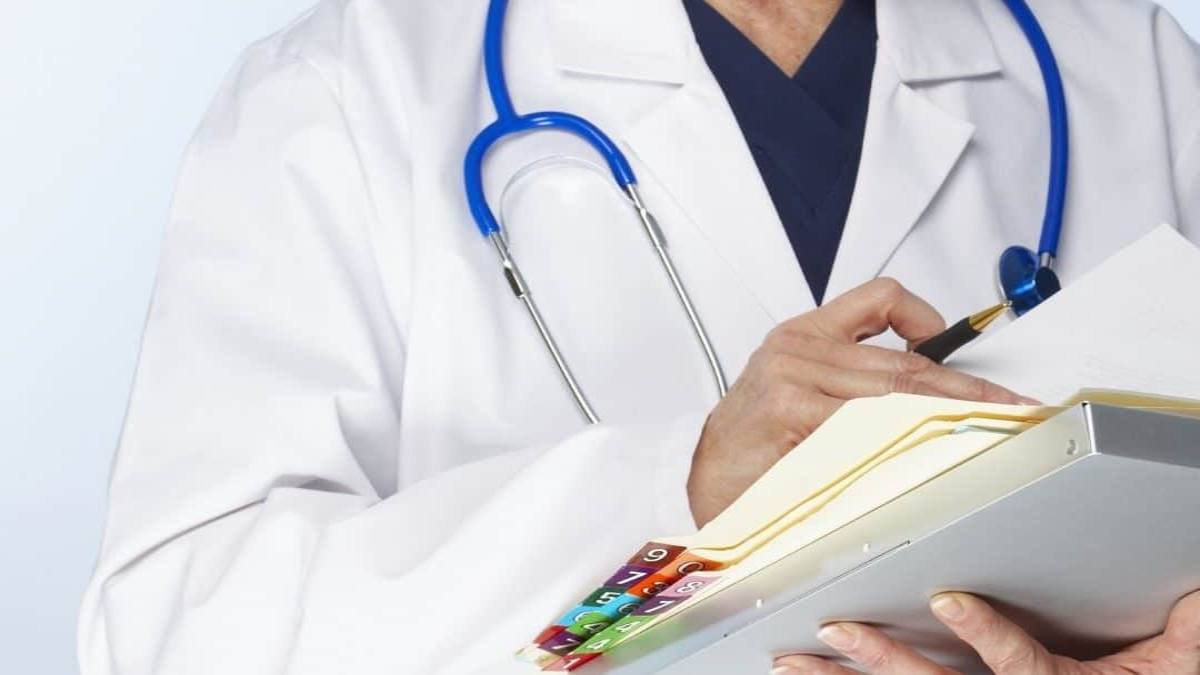 होम्योपैथिक डॉक्टर के घर डकैती, परिवार के 4 सदस्यों की हालत गंभीर
