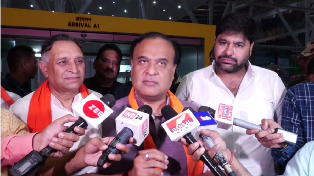 सीएम हिमंत बिस्वा सरमा ने कांग्रेस के गृह लक्ष्मी योजना पर साधा निशाना, कहा- 2018 का वादा निभाया नहीं, वह सालाना 15 हजार रुपये कैसे देंगे …