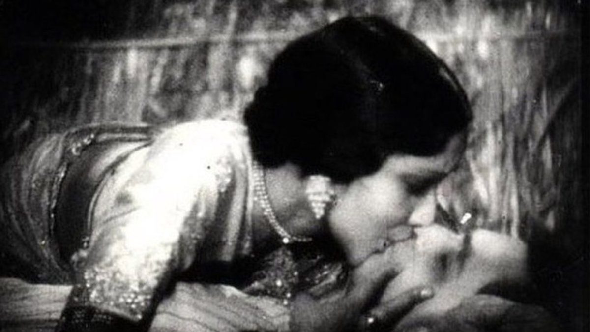 आजादी के पहले शूट हुई इस फिल्म में दिखाया गया था पहला Lip Lock, इतना लंबा था ये किसिंग सीन …