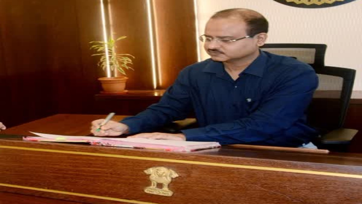 खनिज परिवहन अनियमितता पर कलेक्टर की सख्त कार्रवाई, 6 कोल वॉशरी पर लगाया 1.56 करोड़ का जुर्माना