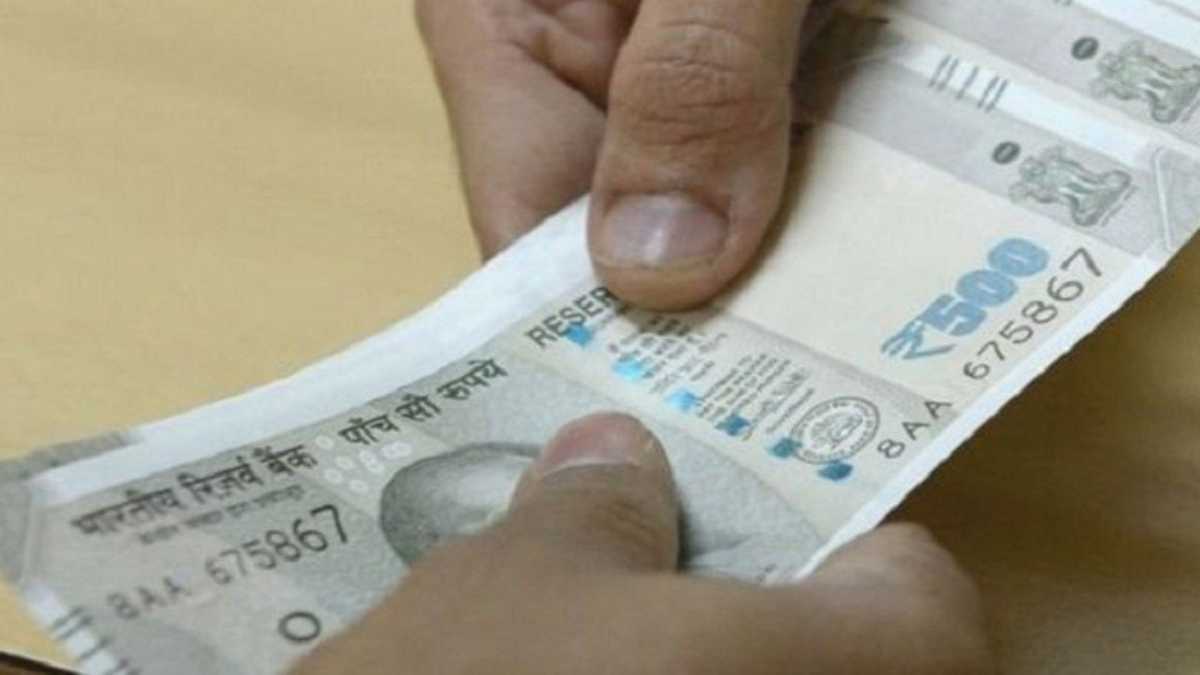पारादीप बंदरगाह पर रिश्वत लेते रंगे हाथ पकड़ा स्वास्थ्य अधिकारी, CBI ने डॉक्टर के कई ठिकानों पर मारा छापा, करोड़ों की चल-अचल संपत्ति का चला पता