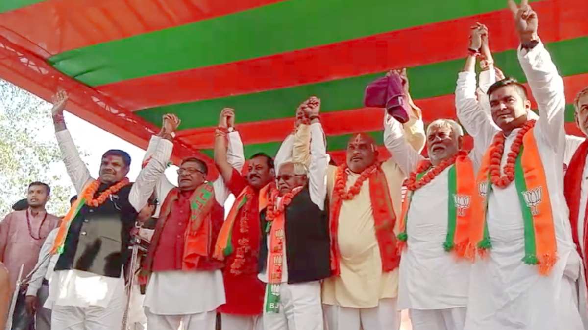 दुर्ग में भाजपा का शक्ति प्रदर्शन : पूर्व केंद्रीय मंत्री रविशंकर ने कहा – लोगों को लुभाने कांग्रेस ने की कर्जमाफी की घोषणा, भ्रष्टाचार मामले में पूर्व सीएम जोगी के कार्यकाल से की भूपेश बघेल की तुलना…