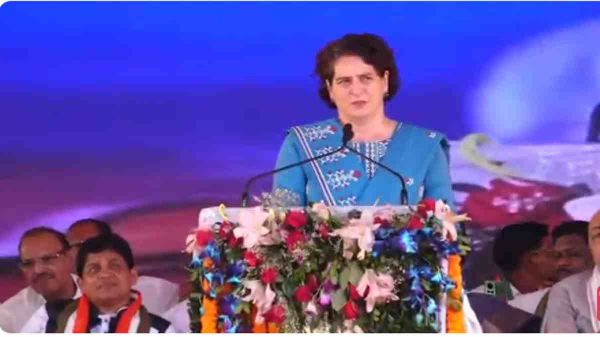 पंचायती राज सम्मेलन : प्रियंका गांधी ने कहा – बस्तर अब ब्रांड बन गया है, भाजपा सरकार में था हिंसा का राज, भूपेश सरकार ने बस्तर को हिंसा के जाल से निकाला