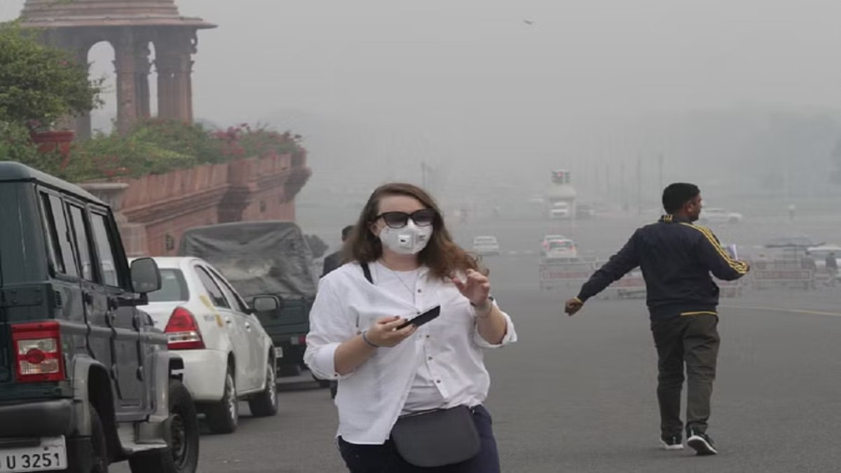 Delhi News: राजधानी में प्रदूषण ने बढ़ाई चिंता, ग्रीन वार रूम को किया गया एक्टिव, अगले 2 दिनों तक बारिश की संभावना