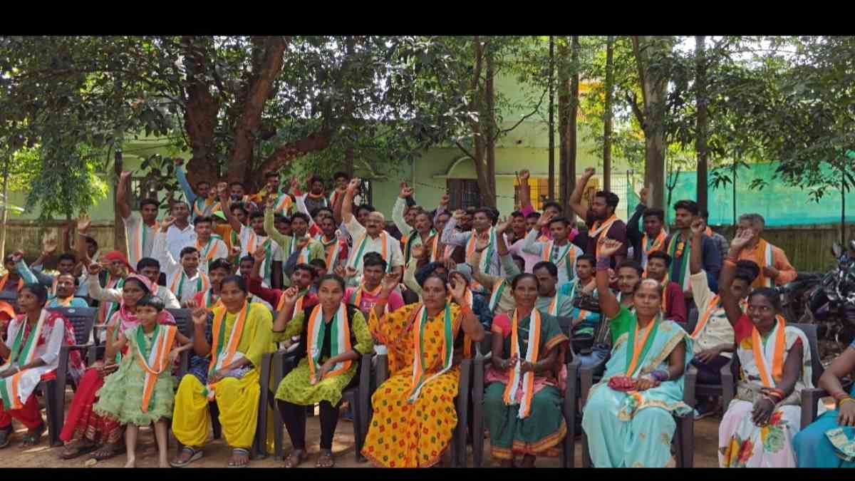 आमाबेड़ा क्षेत्र के 70 लोगों ने थामा कांग्रेस का दामन, आगामी चुनाव के लिए विधायक नाग को दिया समर्थन