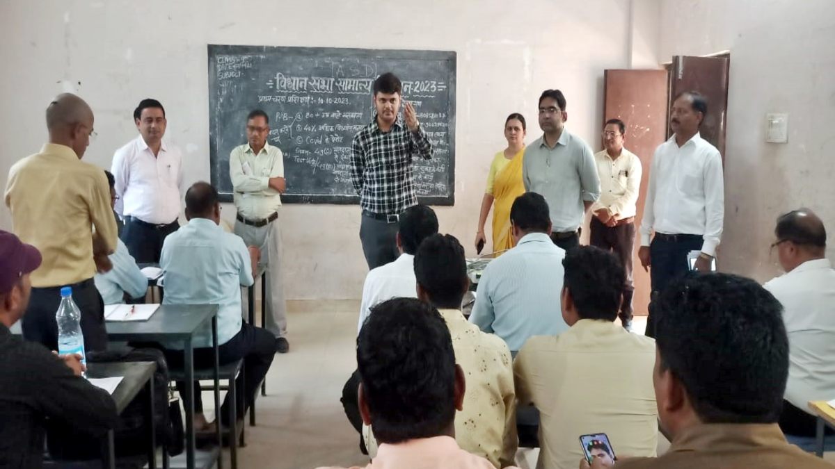 निर्वाचन प्रशिक्षण में लापरवाही पर बिफरे कलेक्टर, 6 अधिकारी-कर्मचारियों को कारण बताओ नोटिस जारी करने के निर्देश