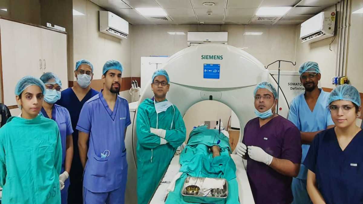 पैरों के असहनीय दर्द ने छीना दो मासूमों का बचपन, रेडियोलॉजी विभाग के डॉक्टरों ने सुई की मदद से बिना चीर-फाड़ के दिलाई दर्द से निज़ात