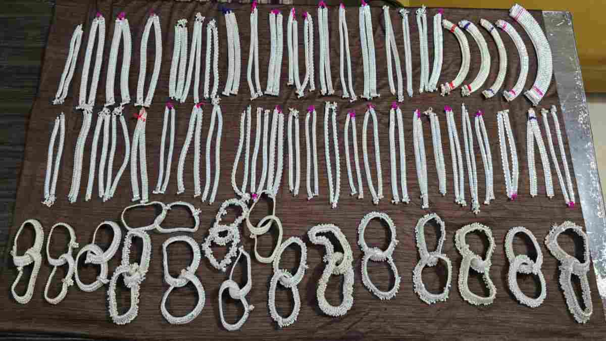 CG NEWS : वाहनों की चेकिंग के दौरान पुलिस की बड़ी कार्रवाई, 7 लाख कैश और 5 लाख का जेवर बरामद