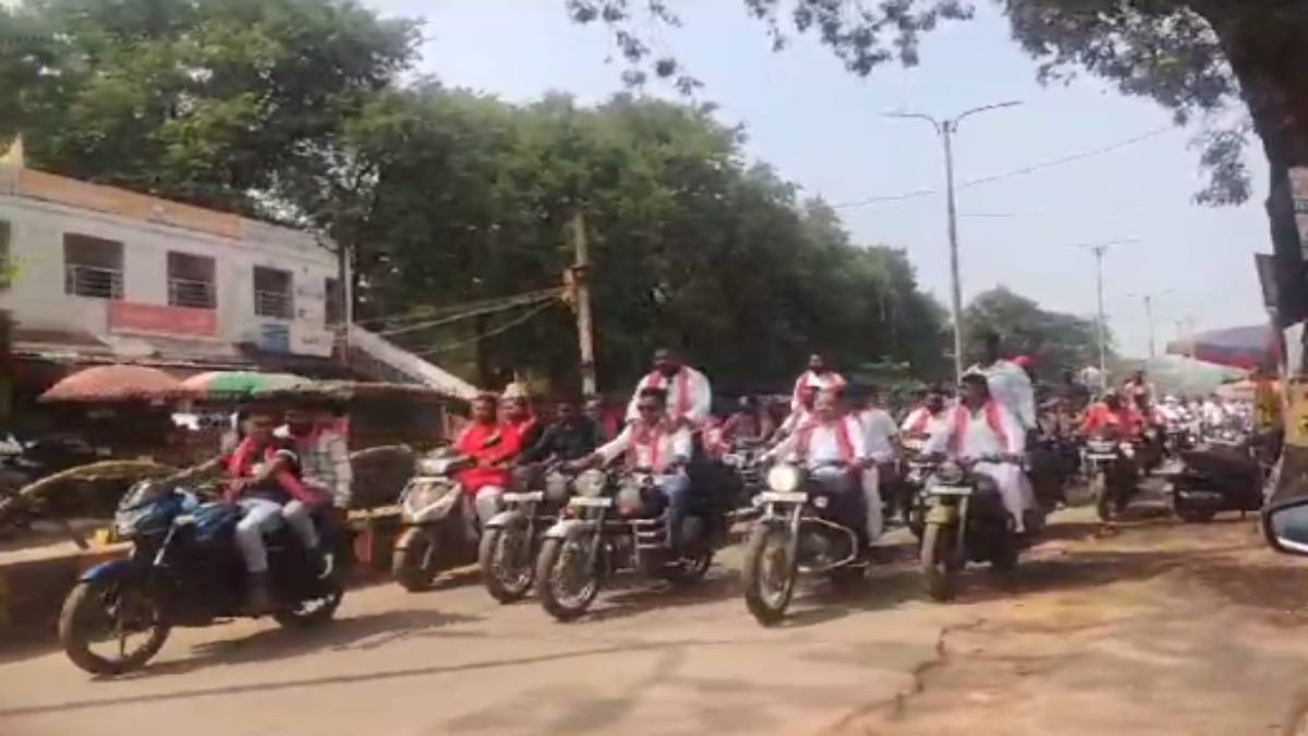प्रत्याशियों की घोषणा के बाद कांग्रेस में बगावत : निर्दलीय चुनाव लड़ेंगे टीवी रवि, समर्थकों के साथ रैली निकालकर भरा नामांकन