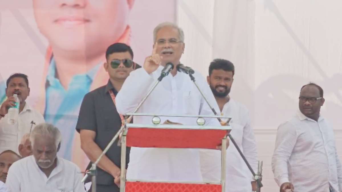 बस्तर में मोदी सरकार पर बरसे CM : भूपेश बघेल ने कहा – नगरनार का निजीकरण नहीं होने का आदेश दिखाएं शाह, भाजपाई कहते हैं भ्रष्टाचार की सरकार को उल्टा लटका देंगे, नान घोटाला, मुन्नी बाई मामले में क्यों नहीं हुई कार्रवाई…