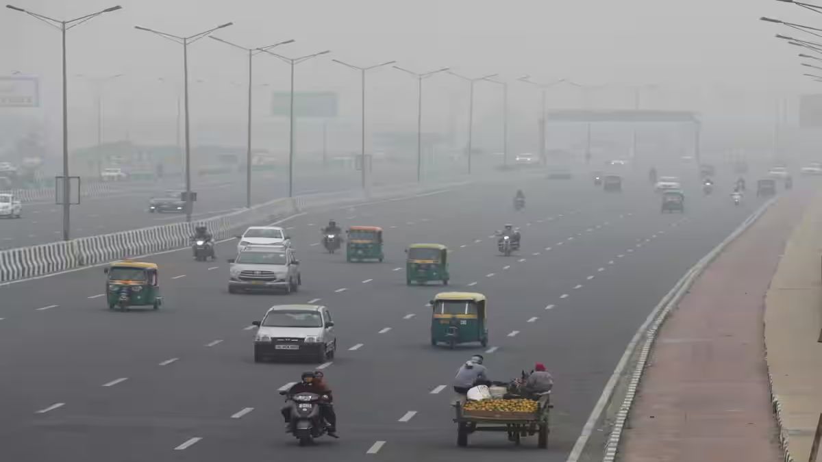 Delhi-NCR Air Pollution: वायु प्रदूषण से निपटने CNG, BS-VI डीजल बसें चलाने की मिली इजाजत, इस तारीख से लागू होगा नियम