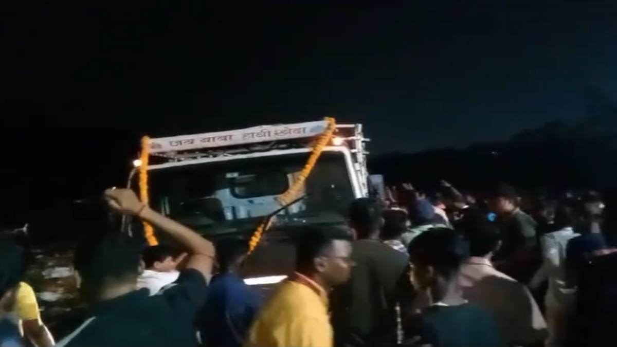 बड़ा हादसा : मूर्ति विसर्जन के दौरान ट्रक ने लोगों को कुचला, हादसे में 2 की मौत, 3 गंभीर