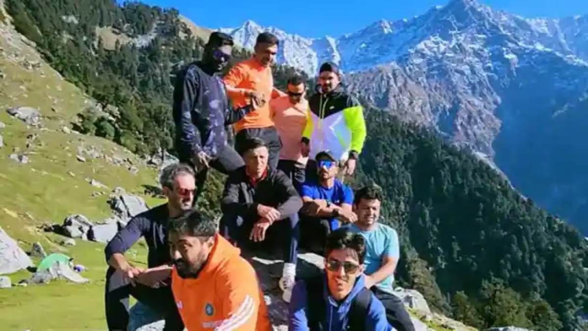 ICC CWC 2023 : इंग्लैंड के खिलाफ मैच से पहले त्रियुंड पहुंचा भारतीय टीम का सपोर्ट्स स्टाफ