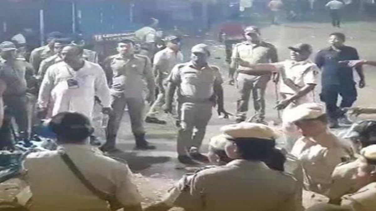ओडिशा के बालासोर में देवी दुर्गा की मूर्ति विसर्जन के दौरान पुलिस पर हुआ पथराव, पुलिसकर्मियों समेत पांच लोग घायल …
