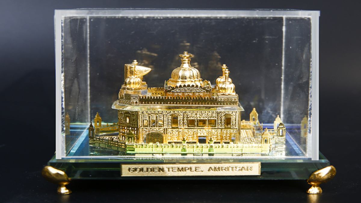 तोहफों की नीलामी में श्री दरबार साहिब के मॉडल को शामिल न करें पीएम : धामी