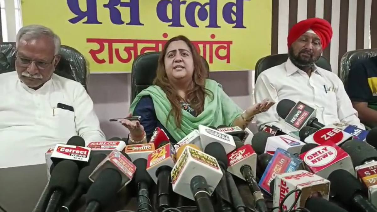 कांग्रेस मीडिया प्रभारी राधिका खेड़ा ने पूर्व सीएम पर लगाए गंभीर आरोप, कहा- रमन सिंह पर घोटालों की जांच ED क्यों नहीं करती