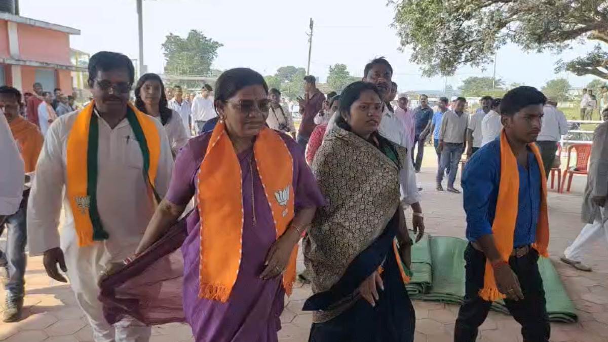CG BREAKING : चुनाव आयोग के नोटिस का जवाब नहीं देने पर भाजपा प्रत्याशी रेणुका सिंह के खिलाफ हुई FIR