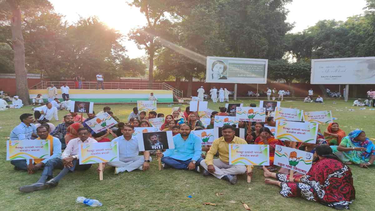 टिकट बंटवारे पर बगावत : कांग्रेस प्रत्याशी को बदलने दिल्ली में हो रहा प्रदर्शन, कैंडिडेट बदलने की मांग पर अड़े कार्यकर्ता, विरोध में पूर्व विधायक ने भी खरीदा नामांकन फार्म