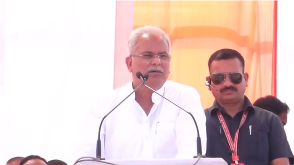 भानुप्रतापपुर में मोदी सरकार पर बरसे CM : भूपेश बघेल ने कहा – कर्जमाफी की घोषणा से भाजपाइयों के पेट में हो रहा दर्द, ऐसा कोई सगा नहीं जिसे रमन और दिल्ली वालों ने ठगा नहीं…