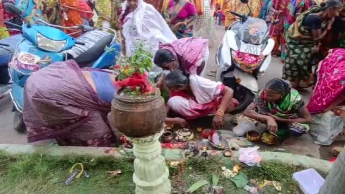 Kartik Maas 2023 : आज से शुरू हुआ पवित्र कार्तिक महीना, पुरी में जुटे हजारों श्रद्धालु