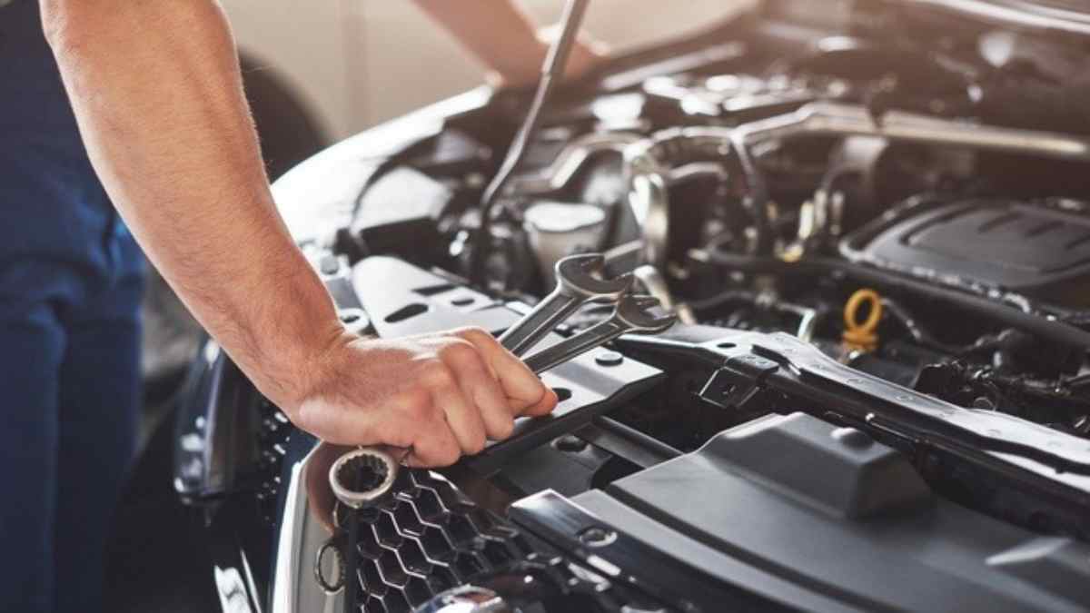 Car Servicing : गाड़ी सर्विस कराते समय इन बातों का रखें ध्यान, नहीं तो होगा नुकसान, जानें डिटेल